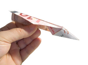 10_euro_paper_aircraft.jpg