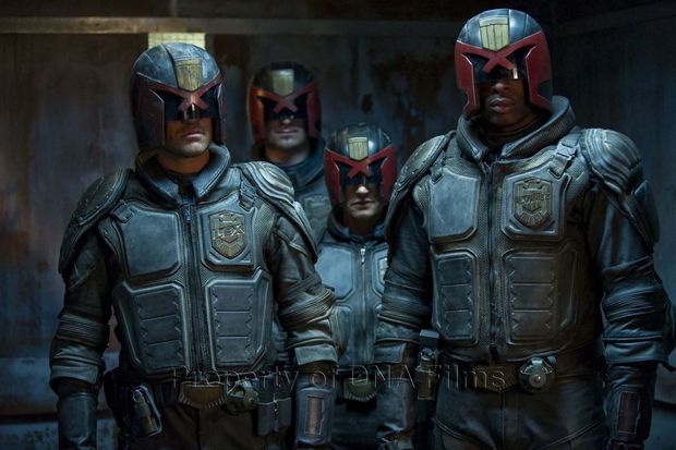 Cross over Universe, η ομάδα της Ε.Δ.. Εγώ λείπω γιατί τους βγάζω φωτογραφία.